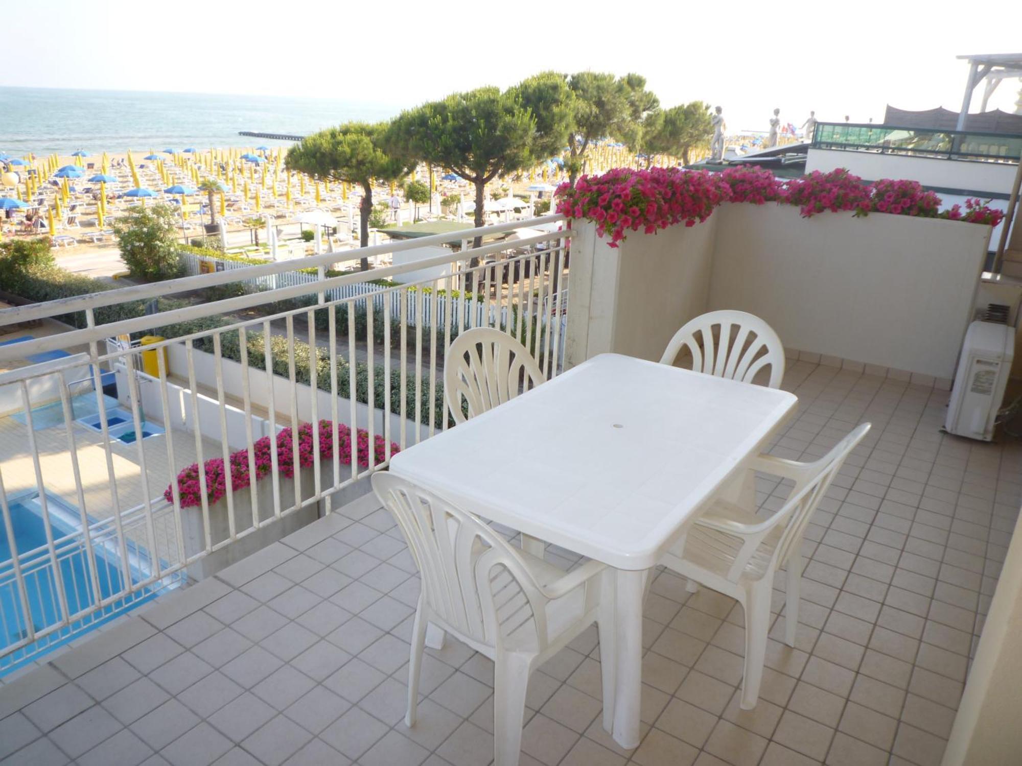 Ferienwohnung Semiramis Lido di Jesolo Exterior foto